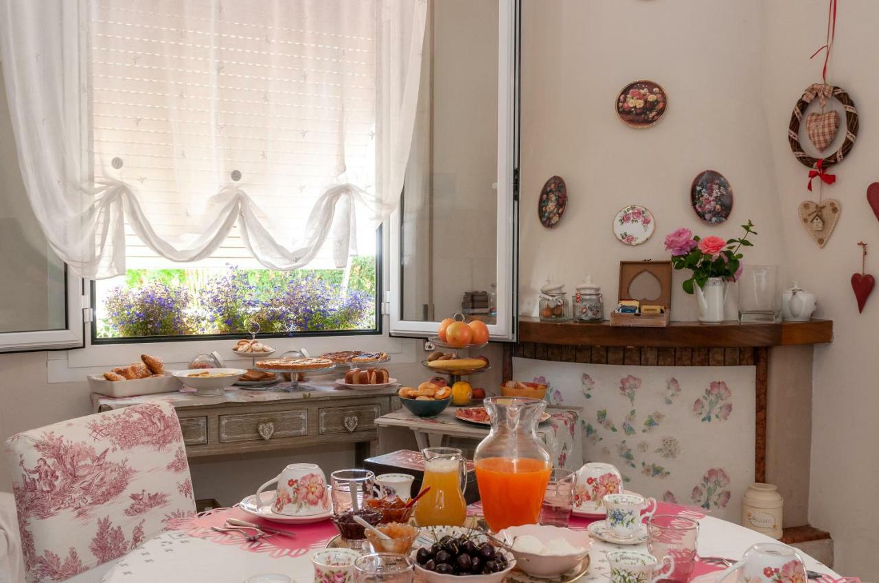 Tre Civette Sul Comò Acomodação com café da manhã Marina di Massa Exterior foto