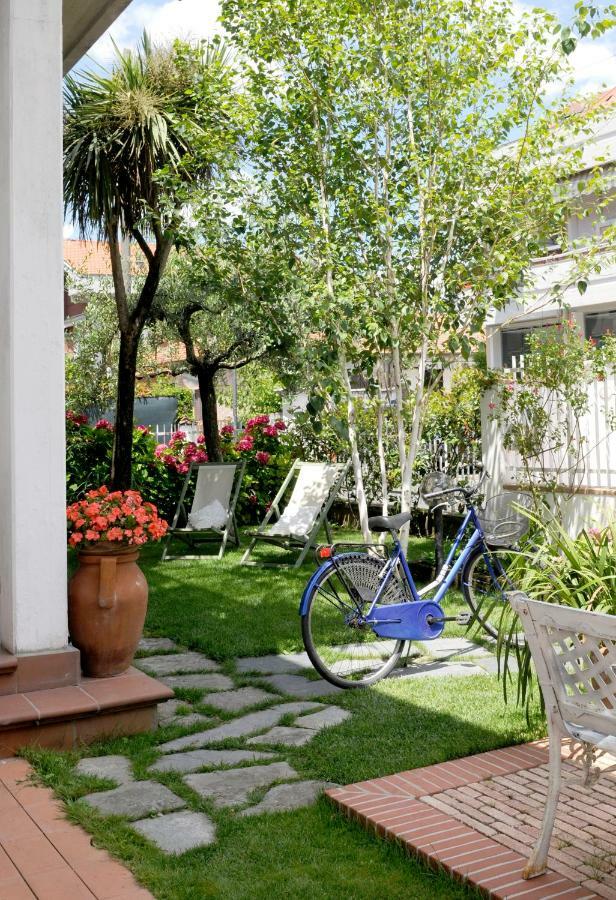 Tre Civette Sul Comò Acomodação com café da manhã Marina di Massa Exterior foto