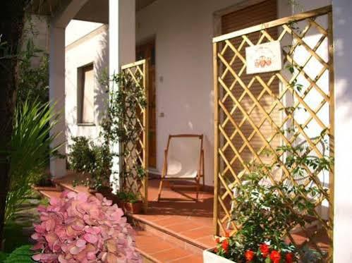 Tre Civette Sul Comò Acomodação com café da manhã Marina di Massa Exterior foto